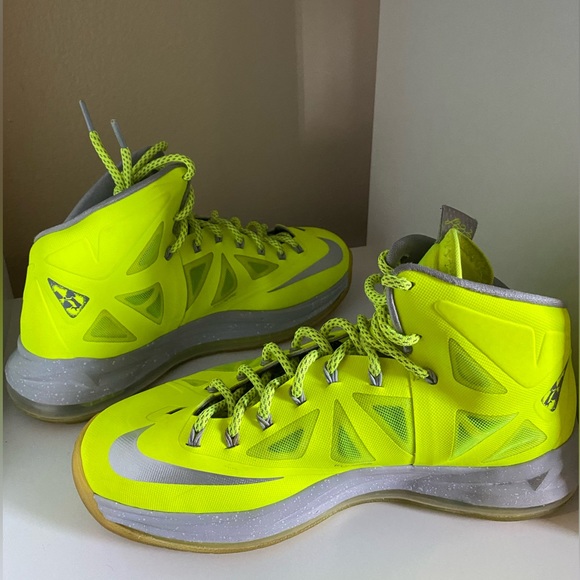 Men’s LeBron 10 Volt - Picture 7 of 7